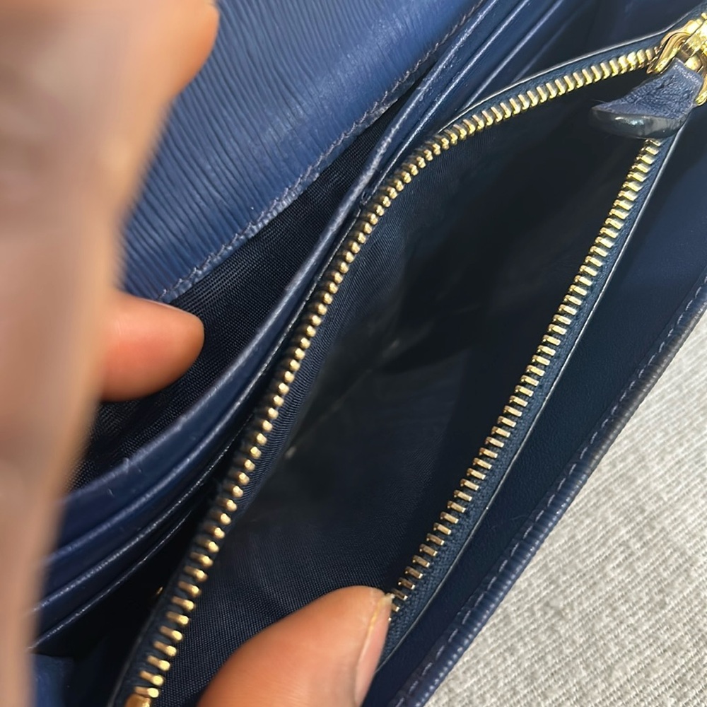 Authentic PRADA MILANO blue long wallet with COA - Picture 13 of 17